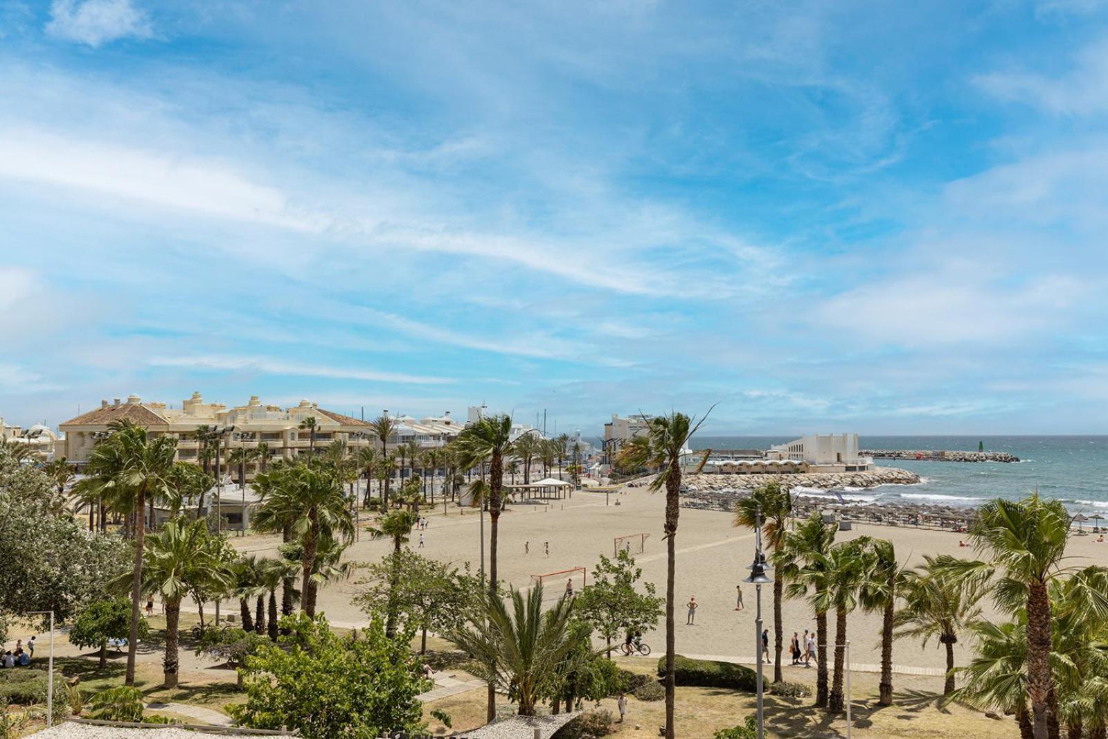 Apartment 008 Plaza Ole Beachfront With Sea Views And Access Benalmádena