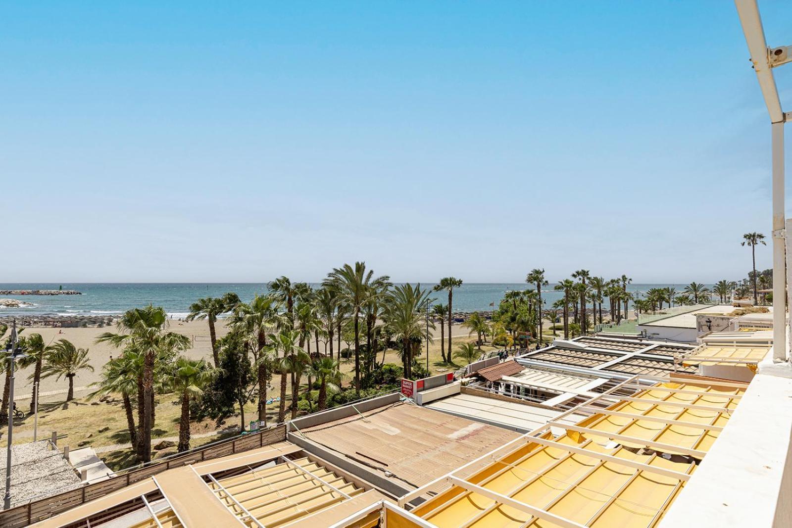 Apartment 008 Plaza Ole Beachfront With Sea Views And Access Benalmádena